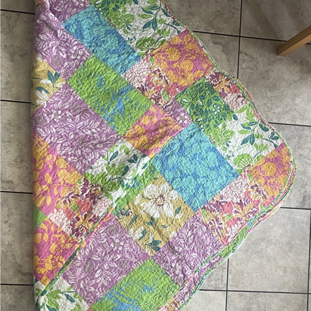 Floral Patchwork Quilt - Multicolor